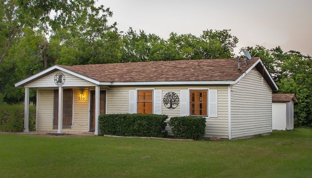 200 Russell Street, White Settlement, TX 76108