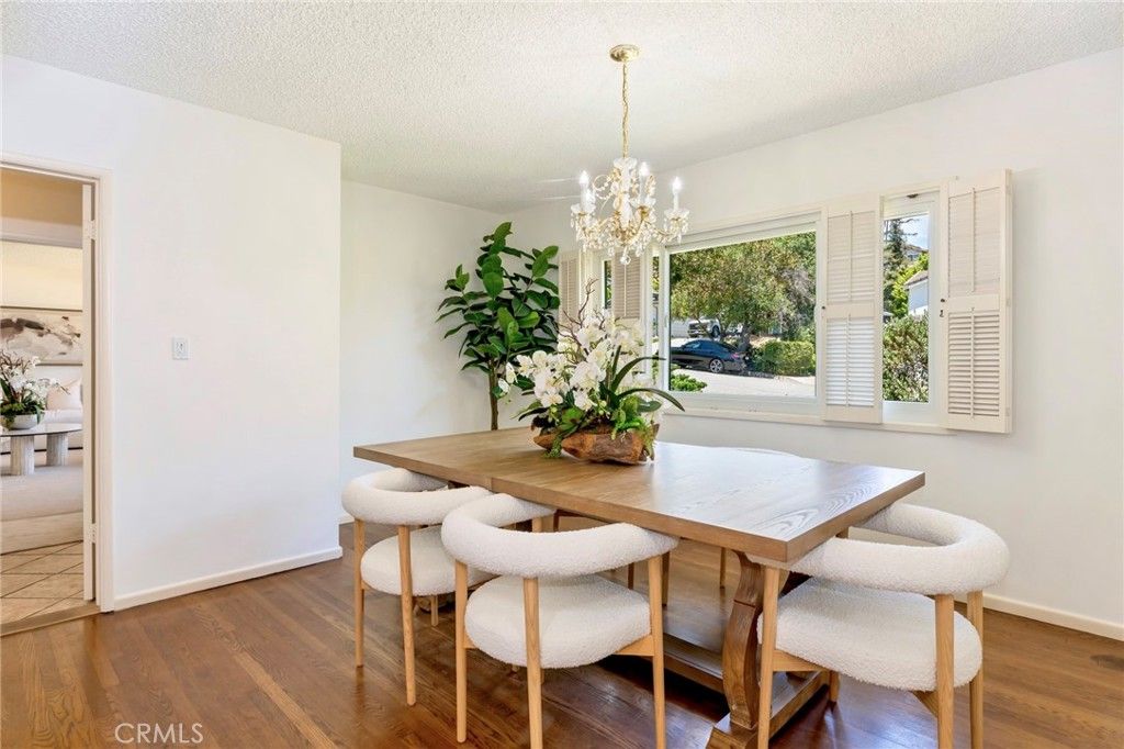 Image 12 of property listing at 561 Sierra Meadows, Sierra Madre, CA 91024