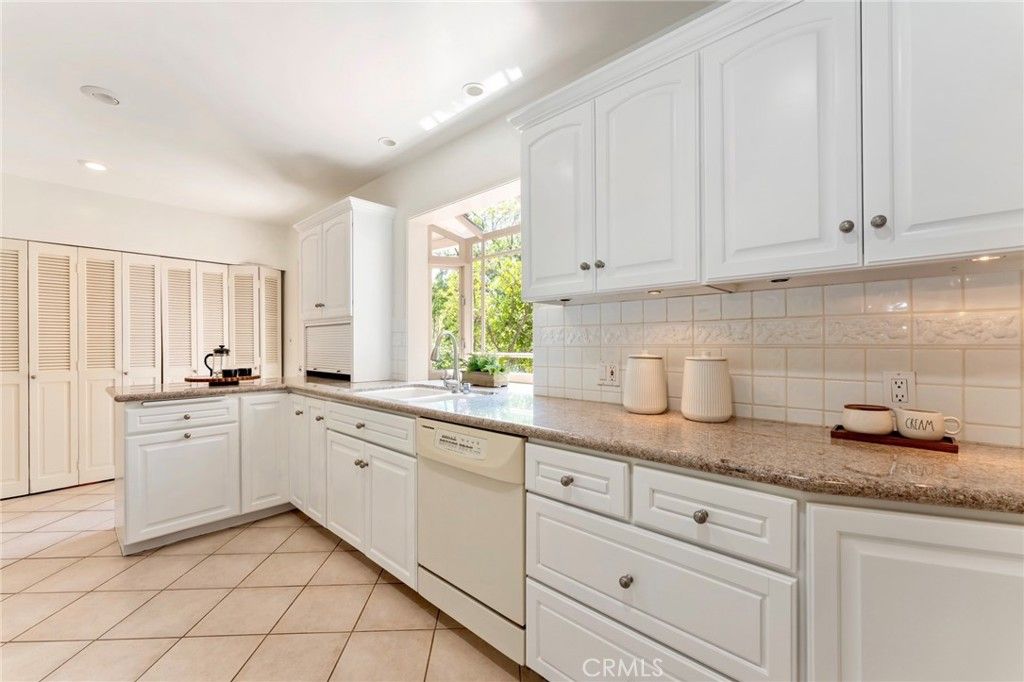 Image 19 of property listing at 561 Sierra Meadows, Sierra Madre, CA 91024