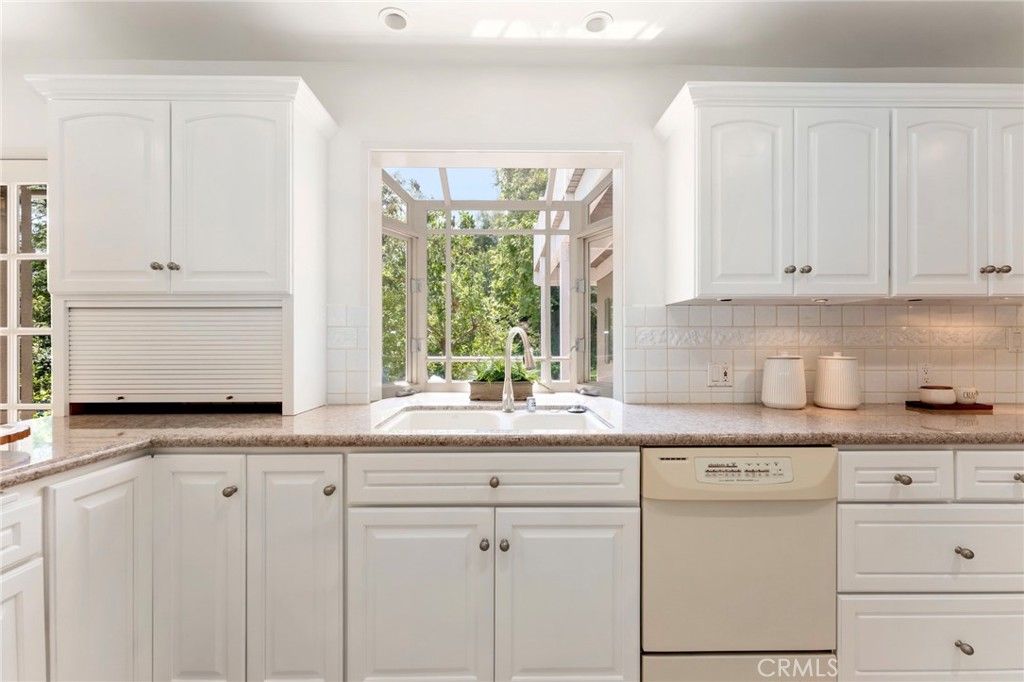 Image 20 of property listing at 561 Sierra Meadows, Sierra Madre, CA 91024