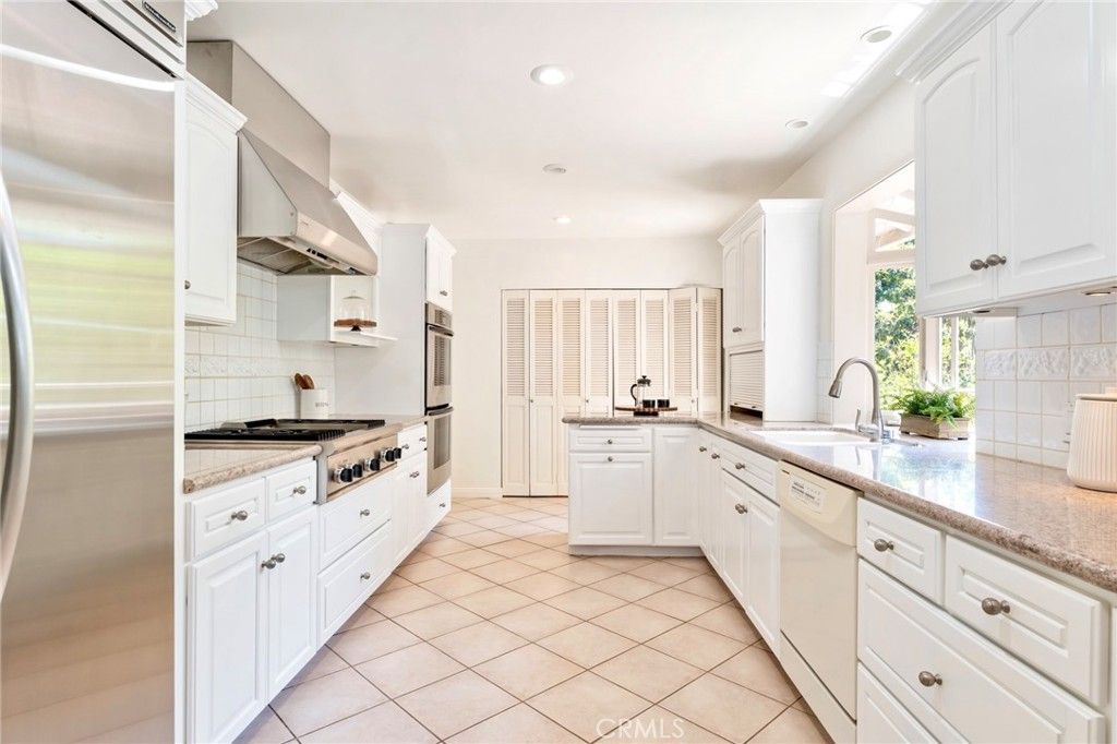 Image 21 of property listing at 561 Sierra Meadows, Sierra Madre, CA 91024