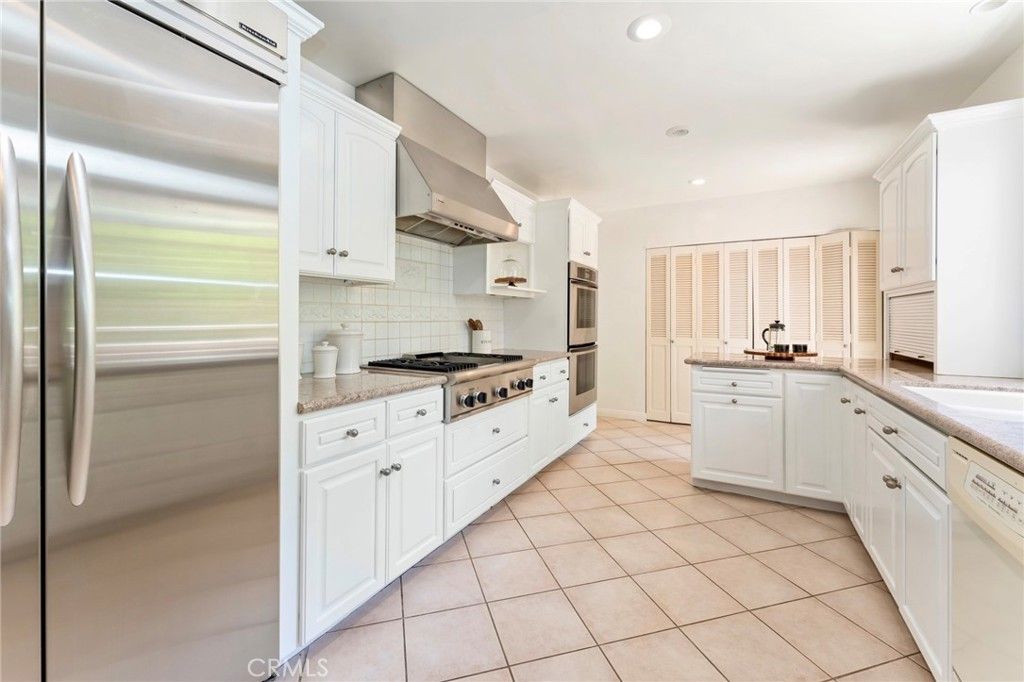 Image 22 of property listing at 561 Sierra Meadows, Sierra Madre, CA 91024