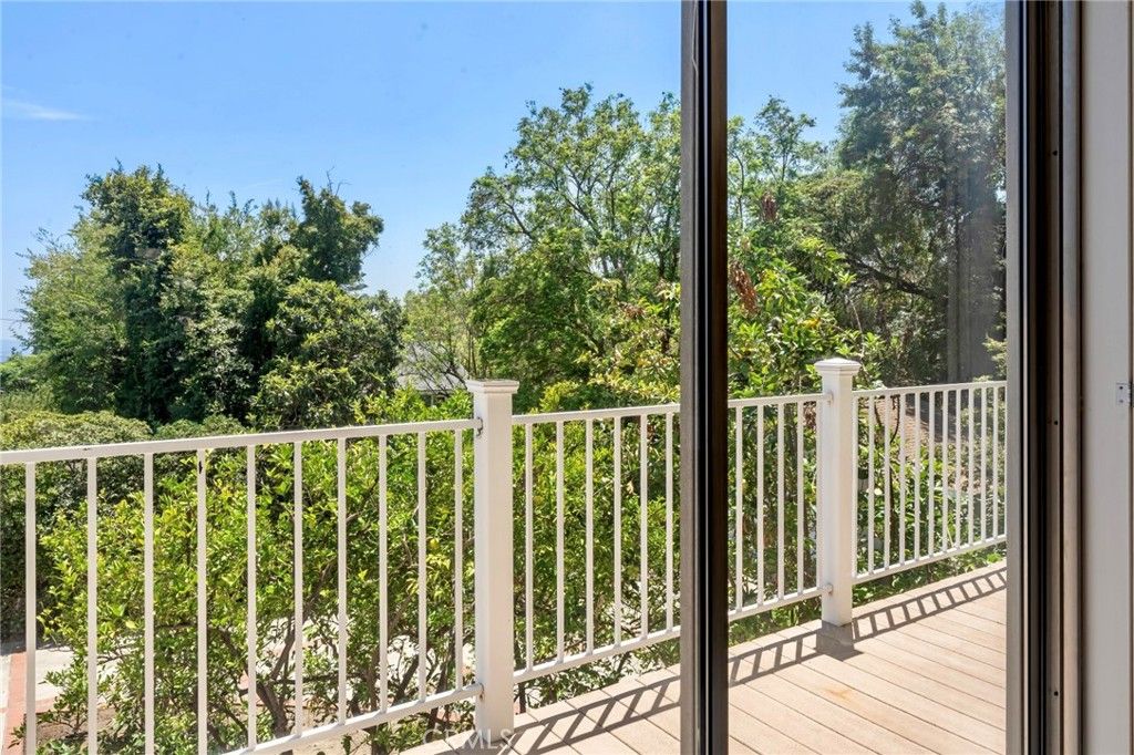 Image 29 of property listing at 561 Sierra Meadows, Sierra Madre, CA 91024