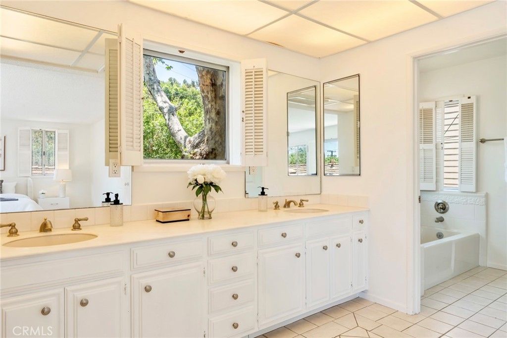 Image 32 of property listing at 561 Sierra Meadows, Sierra Madre, CA 91024