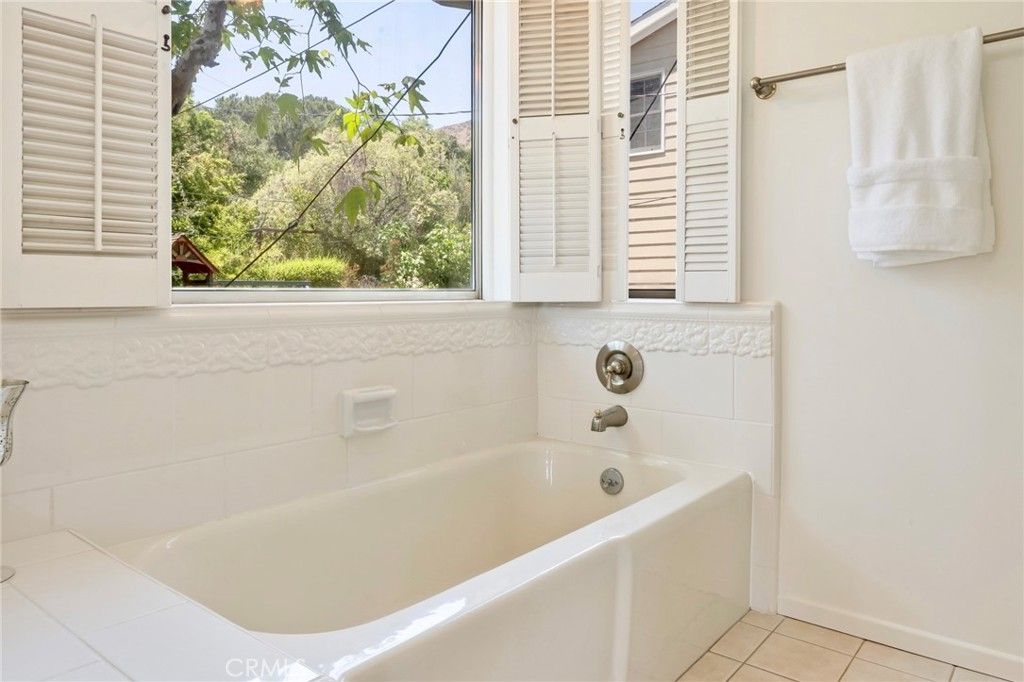 Image 34 of property listing at 561 Sierra Meadows, Sierra Madre, CA 91024