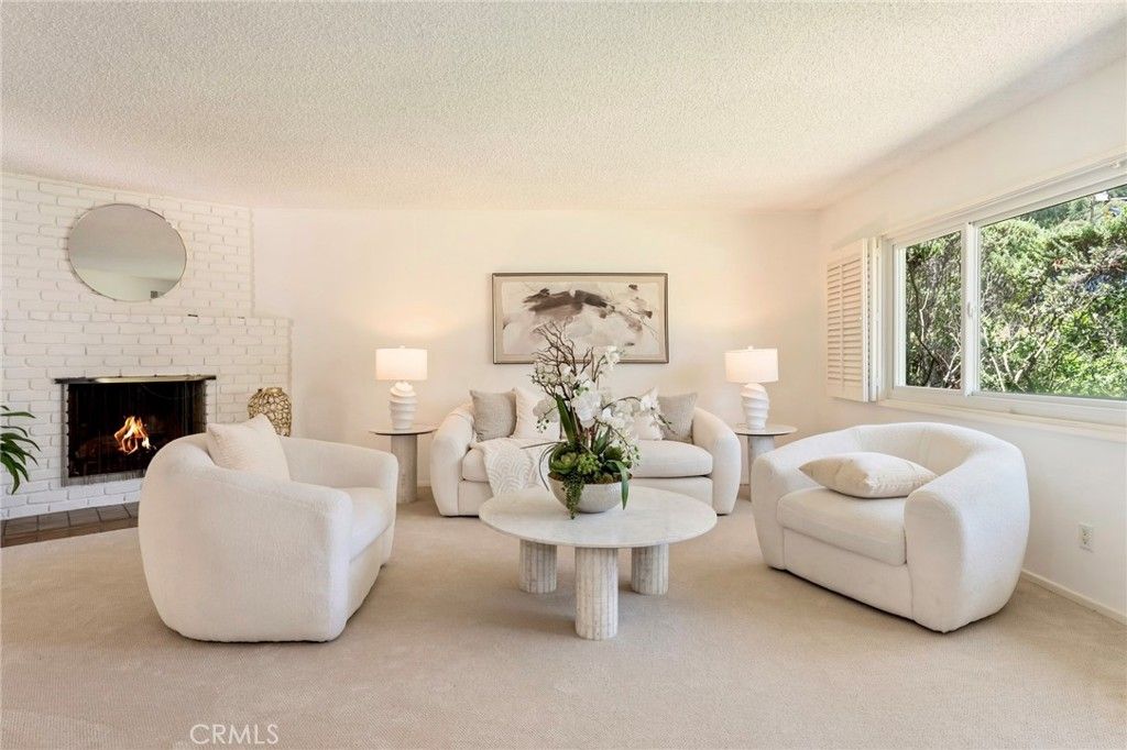Image 5 of property listing at 561 Sierra Meadows, Sierra Madre, CA 91024