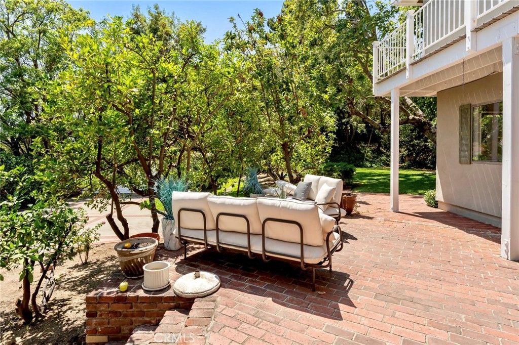 Image 51 of property listing at 561 Sierra Meadows, Sierra Madre, CA 91024