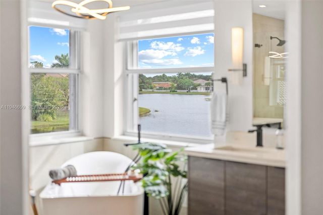 3905 Osprey Ct, Weston, FL 33331