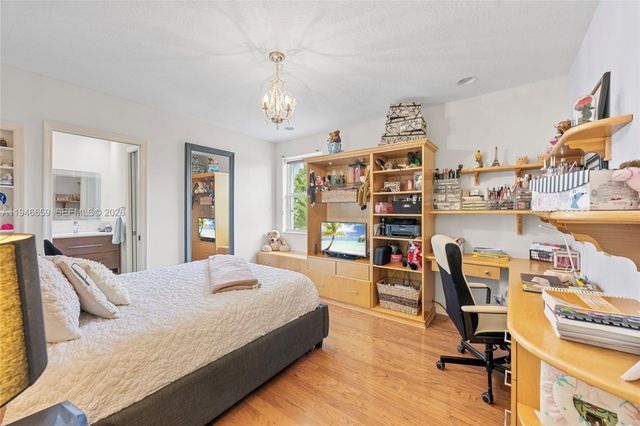 3905 Osprey Ct, Weston, FL 33331