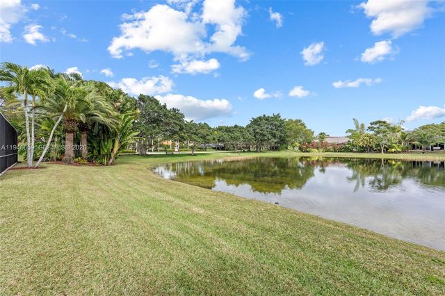 3905 Osprey Ct, Weston, FL 33331
