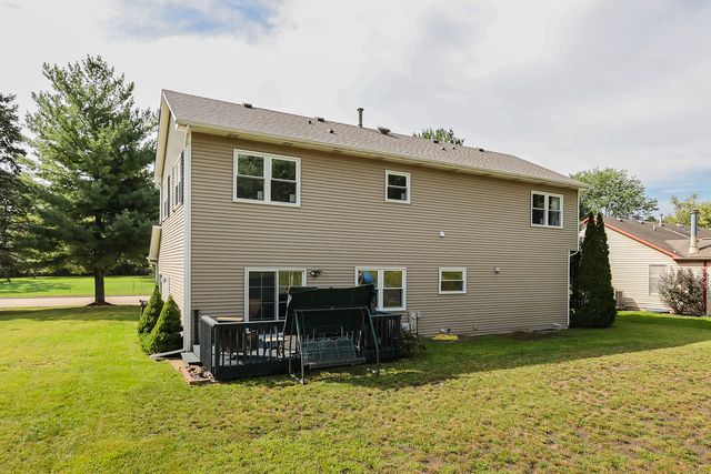 16 Crystal Ridge Drive, Crystal Lake, IL 60012