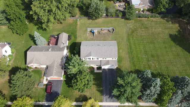 16 Crystal Ridge Drive, Crystal Lake, IL 60012