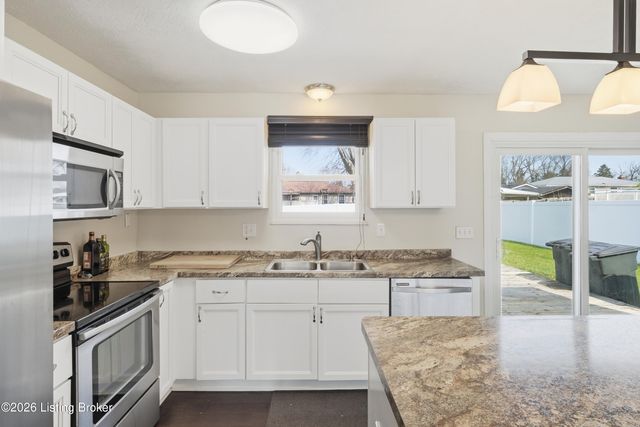 6305 Linstead Rd, Louisville, KY 40228