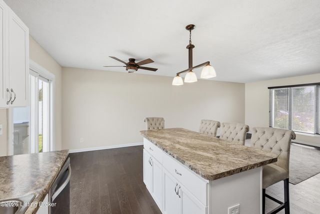 6305 Linstead Rd, Louisville, KY 40228