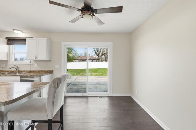 6305 Linstead Rd, Louisville, KY 40228