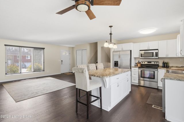 6305 Linstead Rd, Louisville, KY 40228