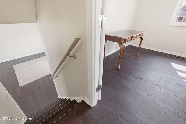 6305 Linstead Rd, Louisville, KY 40228