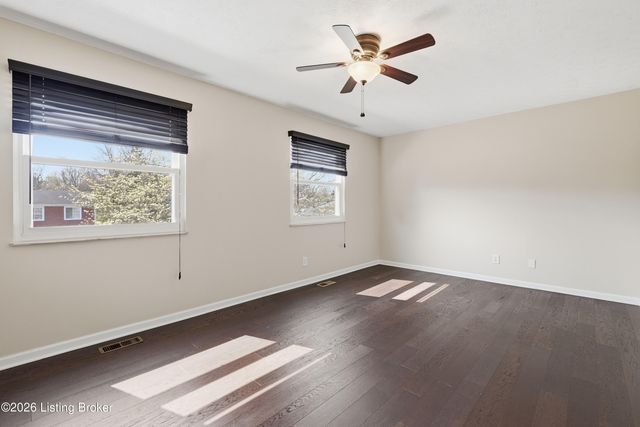 6305 Linstead Rd, Louisville, KY 40228