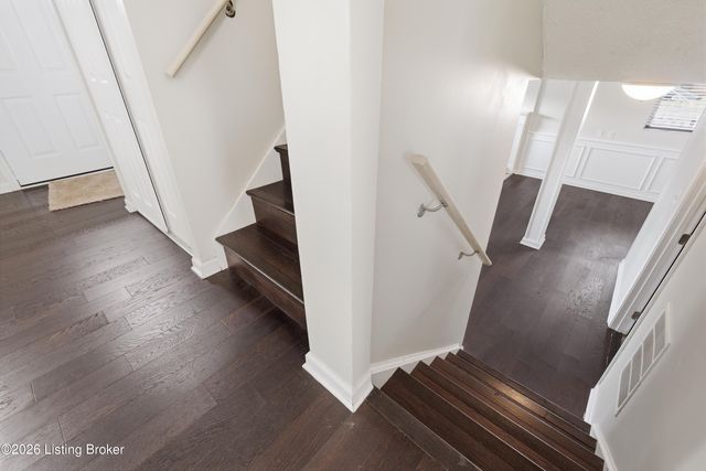 6305 Linstead Rd, Louisville, KY 40228