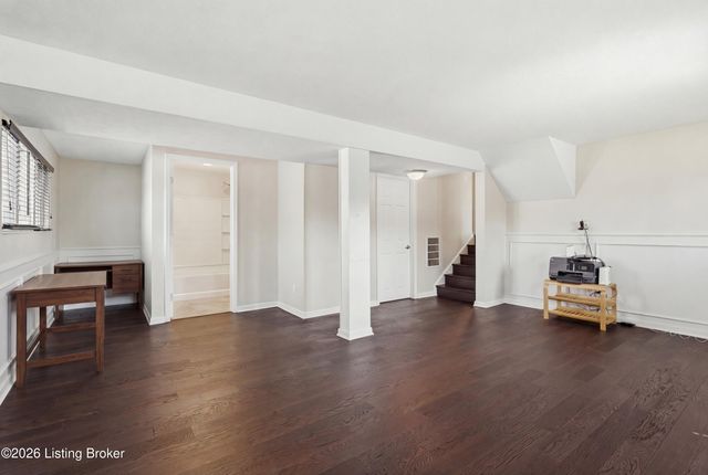 6305 Linstead Rd, Louisville, KY 40228