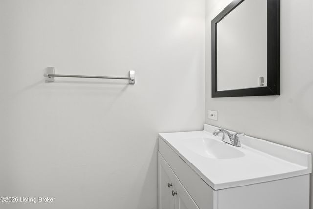 6305 Linstead Rd, Louisville, KY 40228