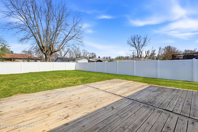 6305 Linstead Rd, Louisville, KY 40228