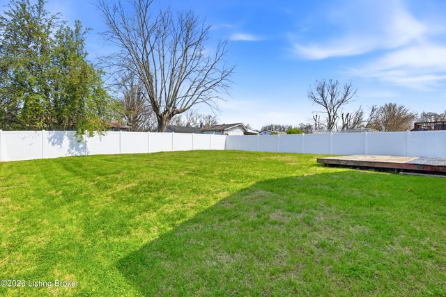 6305 Linstead Rd, Louisville, KY 40228