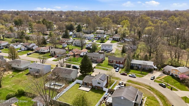 6305 Linstead Rd, Louisville, KY 40228