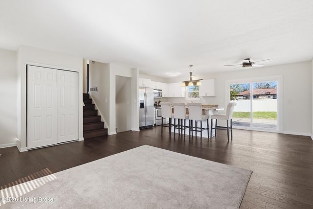 6305 Linstead Rd, Louisville, KY 40228