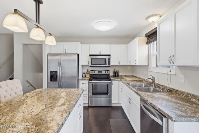 6305 Linstead Rd, Louisville, KY 40228