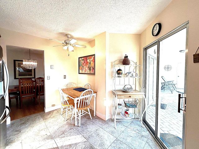 3951 Via Poinciana 412, Lake Worth, FL 33467
