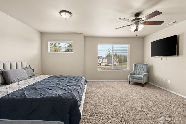 114 Lillian Lane SE, Rainier, WA 98576