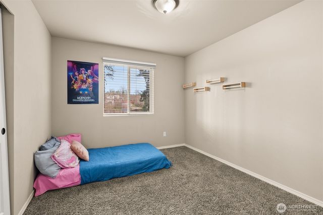 114 Lillian Lane SE, Rainier, WA 98576