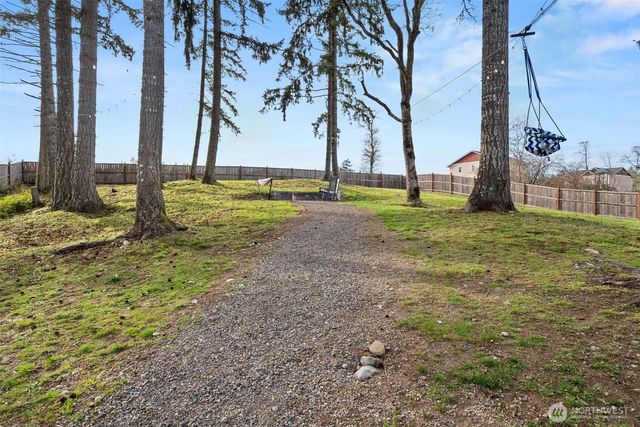 114 Lillian Lane SE, Rainier, WA 98576