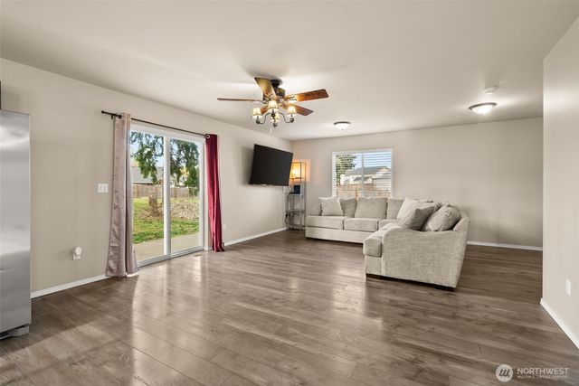 114 Lillian Lane SE, Rainier, WA 98576