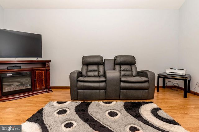152 NAUTILUS DR, Manahawkin, NJ 08050