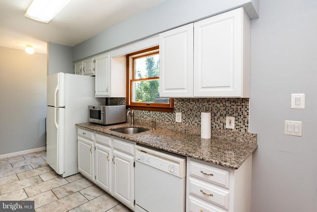 152 NAUTILUS DR, Manahawkin, NJ 08050