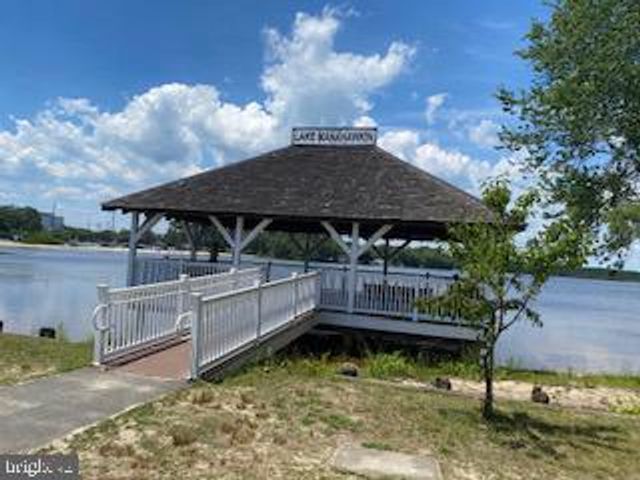 152 NAUTILUS DR, Manahawkin, NJ 08050