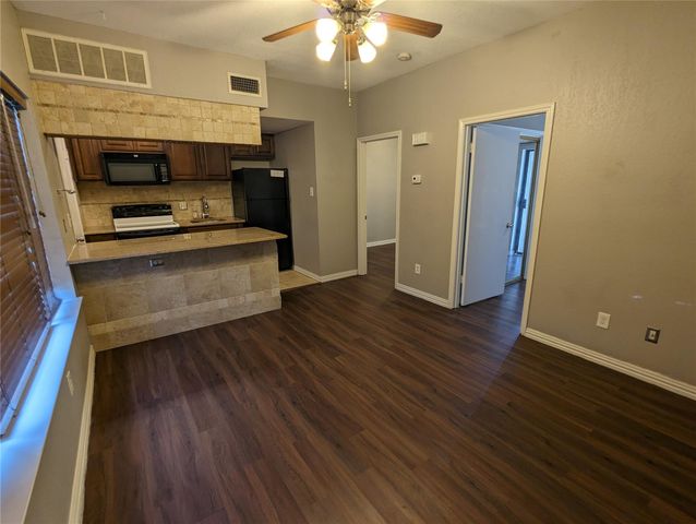 601 Nelray Boulevard 3, Austin, TX 78751