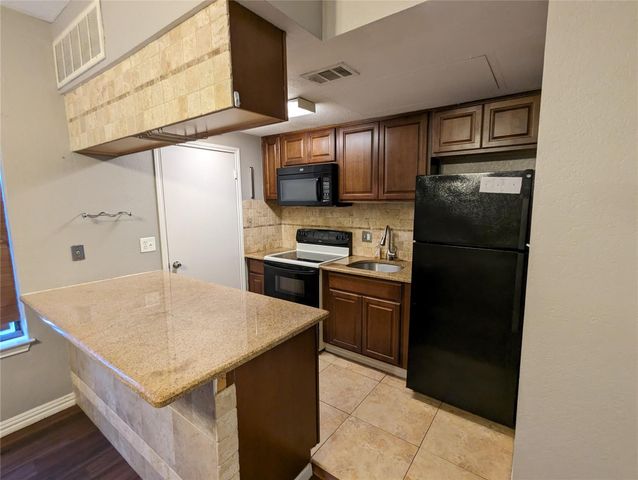 601 Nelray Boulevard 3, Austin, TX 78751