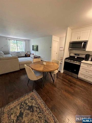909 Thoreau Court 909, Mahwah, NJ 07430
