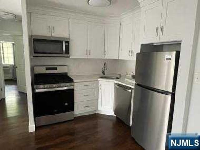 909 Thoreau Court 909, Mahwah, NJ 07430