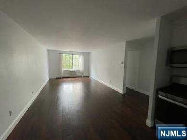 909 Thoreau Court 909, Mahwah, NJ 07430