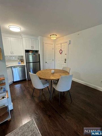 909 Thoreau Court 909, Mahwah, NJ 07430