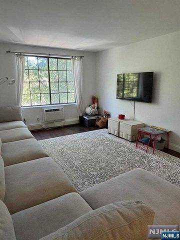 909 Thoreau Court 909, Mahwah, NJ 07430