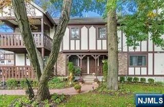 909 Thoreau Court 909, Mahwah, NJ 07430