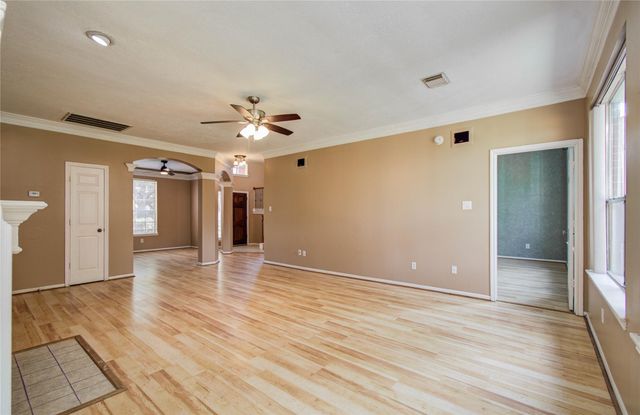 4731 Silverlake Drive, Sugar Land, TX 77479