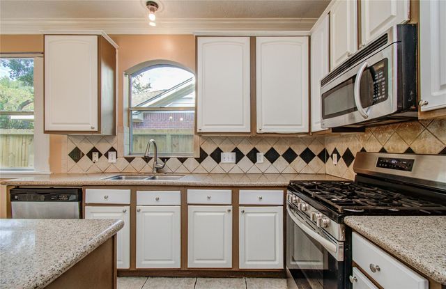 4731 Silverlake Drive, Sugar Land, TX 77479