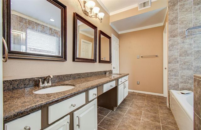 4731 Silverlake Drive, Sugar Land, TX 77479