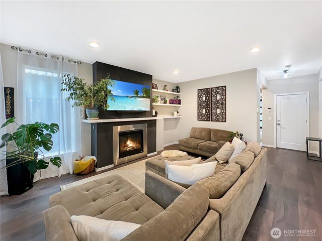 24834 237th Lane SE, Maple Valley, WA 98038